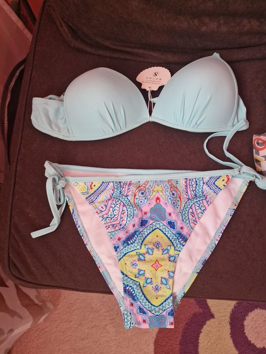 Costum de baie ,nou cu eticheta