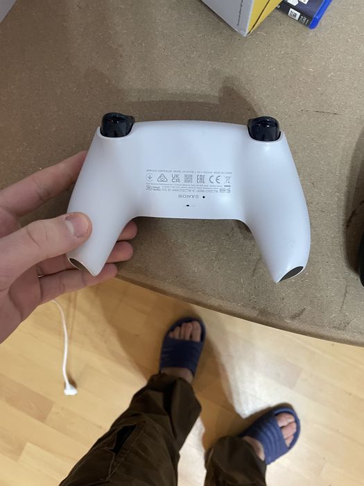 Vand controllere ps5 galati