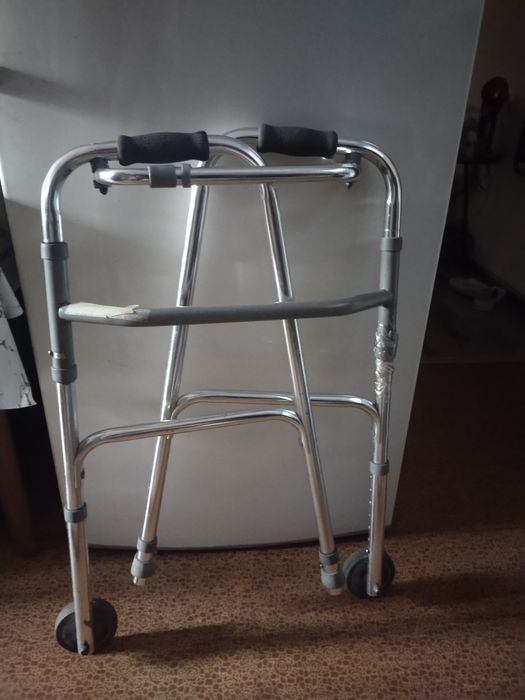 Продам ходунки ходунки