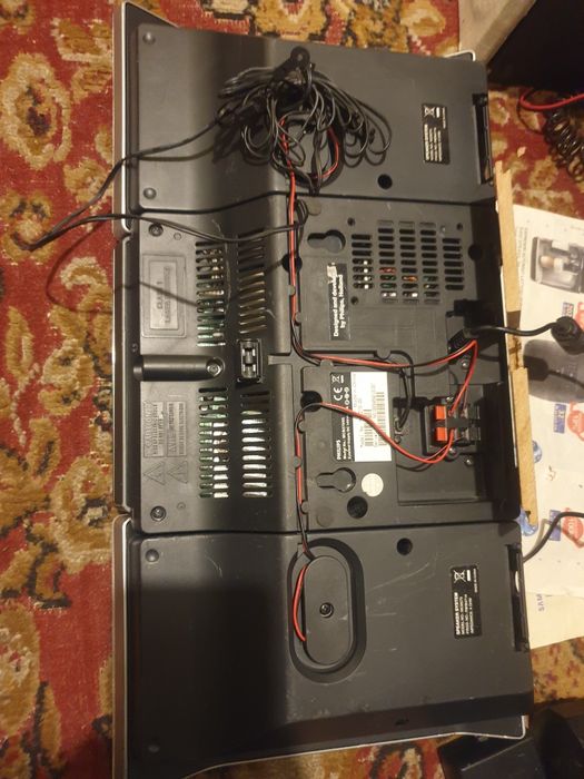 Combină  Philips  cu telecomandă ,.cd.usb,radio