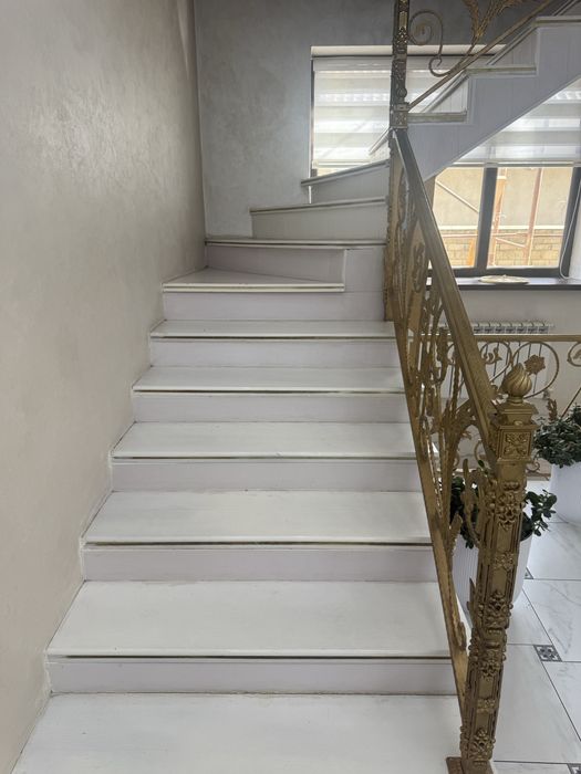 Продам лестницу на 2 этаж