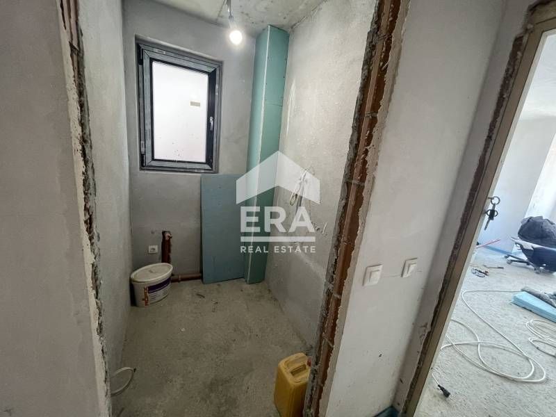 ERA Тера предлага за продажба тристаен апартамент в новостроящ се затв