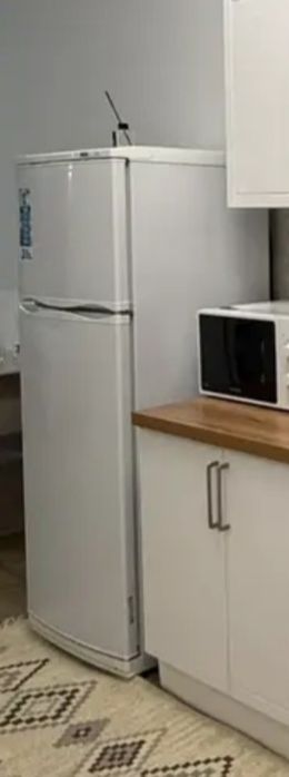 Продам срочно холодильник Атлант