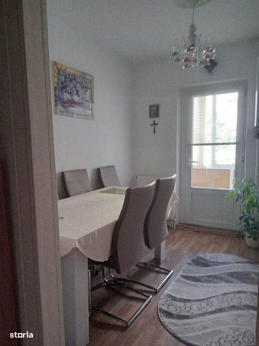 Vând apartament cu 2 camere Mioveni-Robea, etaj 1