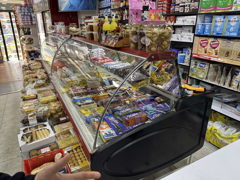 Vitrina haladilnik Samsung holati yahshi