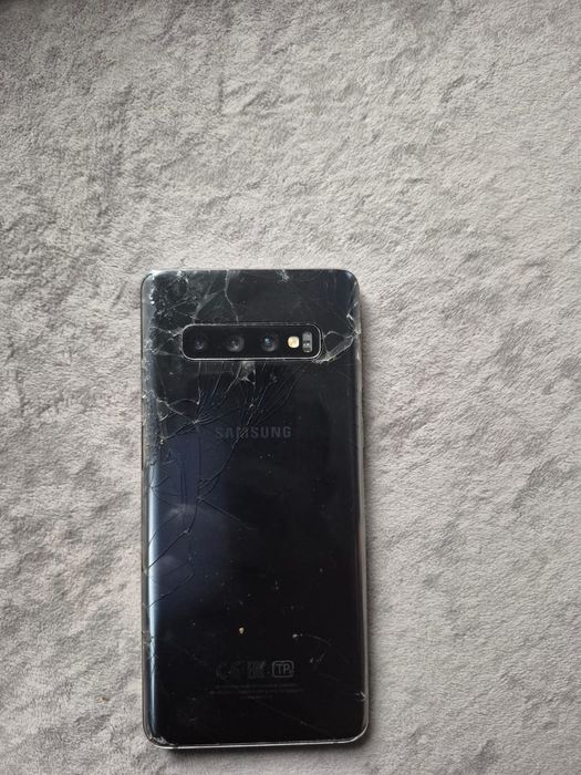 Обменяю Samsung s10 + на IPhone