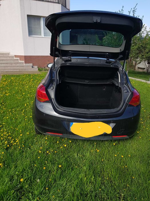 Opel Astra J 2012