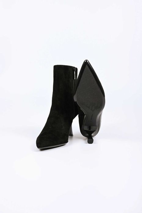 Дамски Боти Karl Lagerfeld SIENNA Signia Ankle Boot 500 - Black Suede