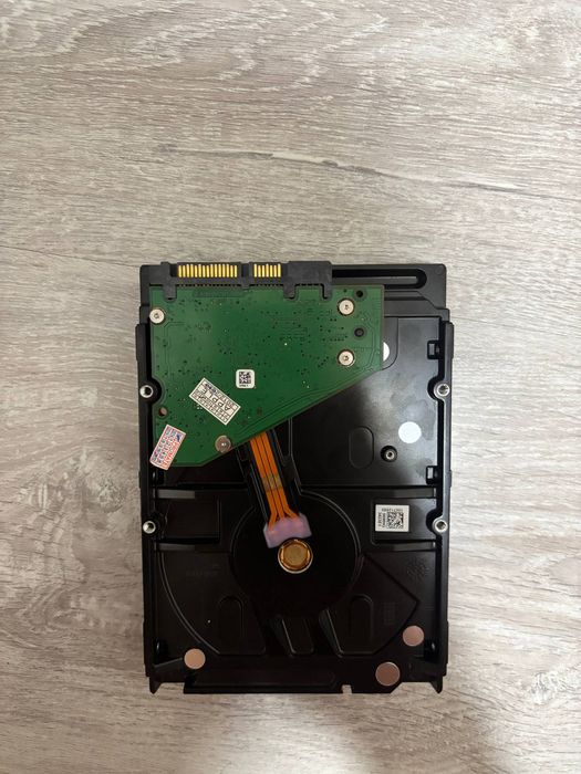 Жоский диск Seagate Desktop HDD 4ТБ 
Seagate Desktop HD
Seagate Deskto