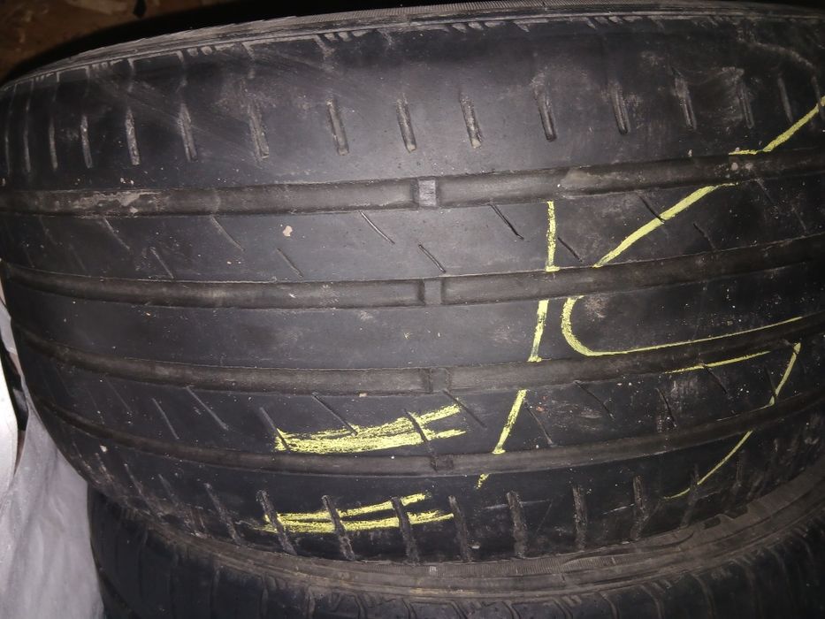 245 40 R18 Vara     .