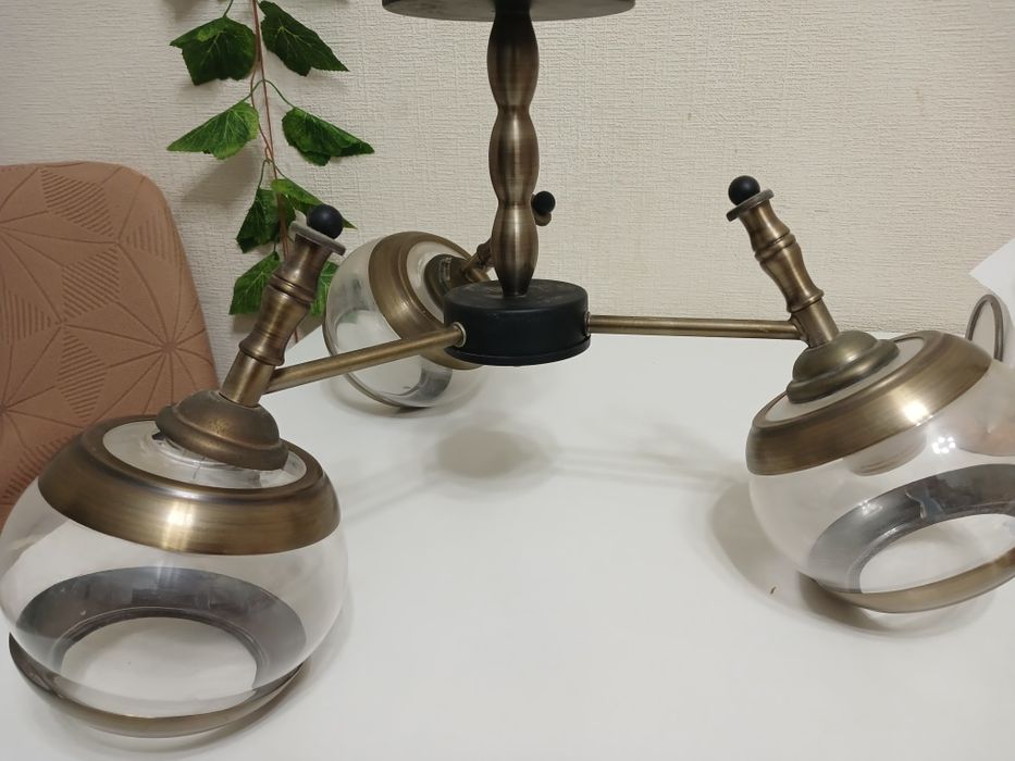 Люстра, Люстра, Люстра