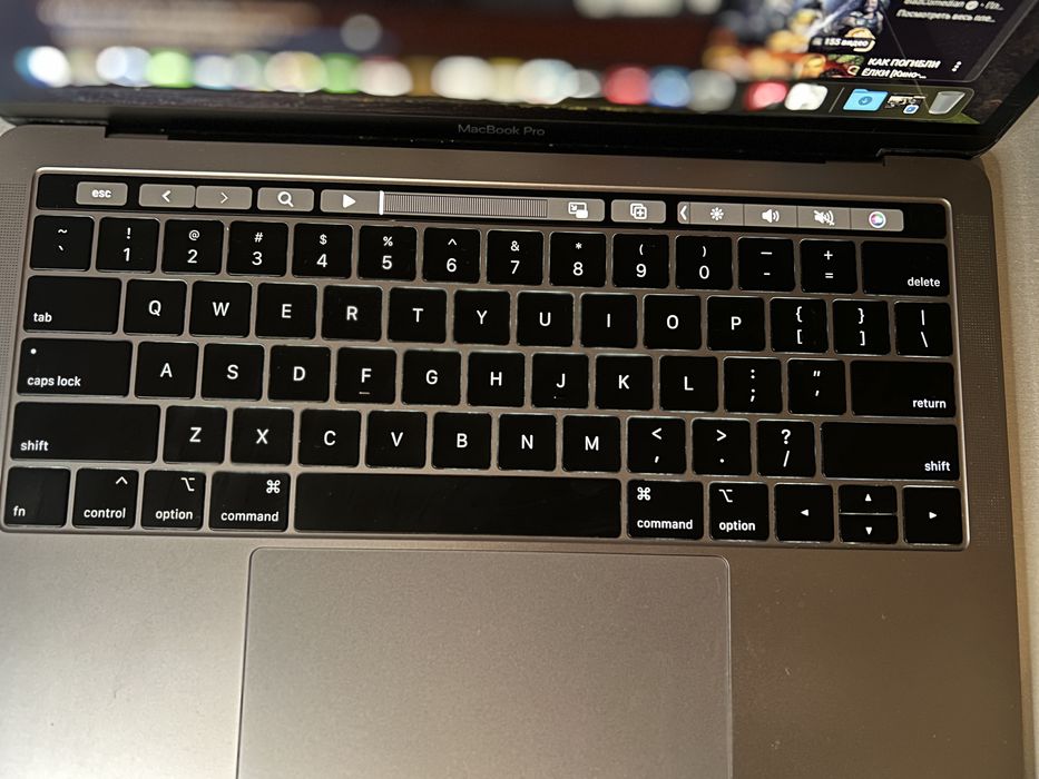 MacBook PRO 13’ Touch Bar 2019 в идеальном состоянии