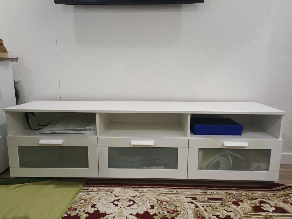 Продам т у м б у