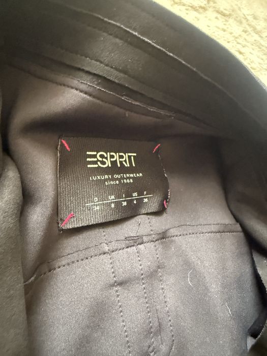 Esprit S-M  Дамски тренчкот