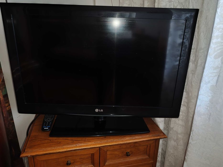 TV LED LG 32LE4500 diagonala 81cm impecabil