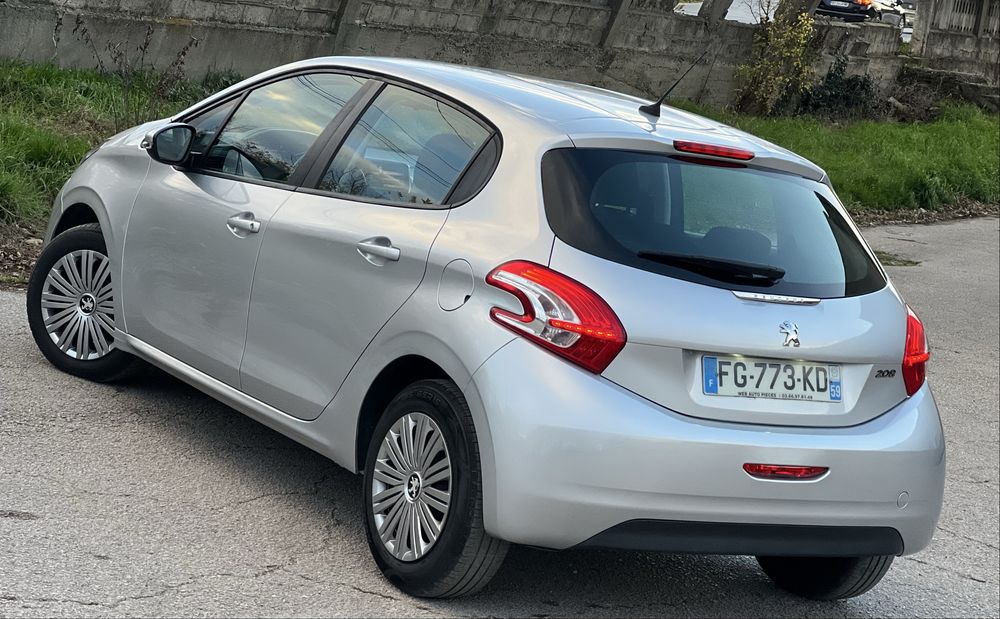 Peugeot.  208   HDI