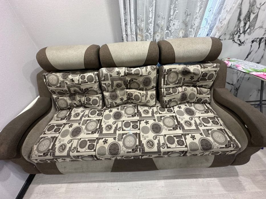 Продам диван, размер длина 2х2 ширина 1м