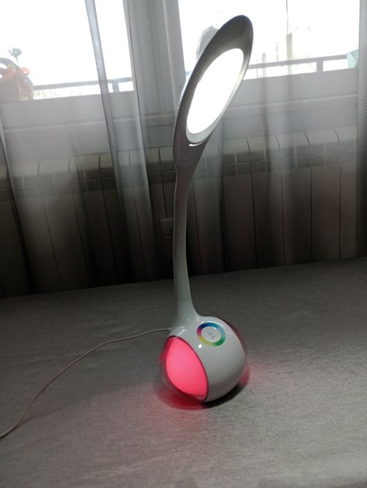 Светеща лампа за бюро