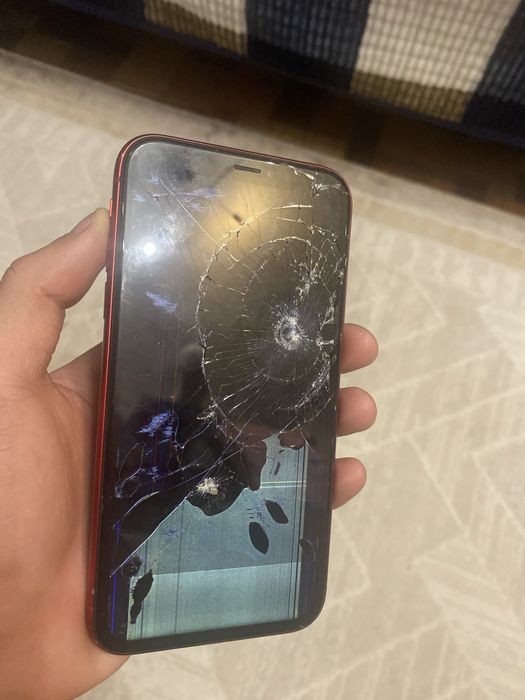 айфон хр разбитый заблокированый