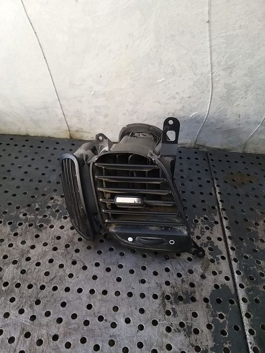 Grila aer ventilatie stanga bord iveco daily 6 a504227012