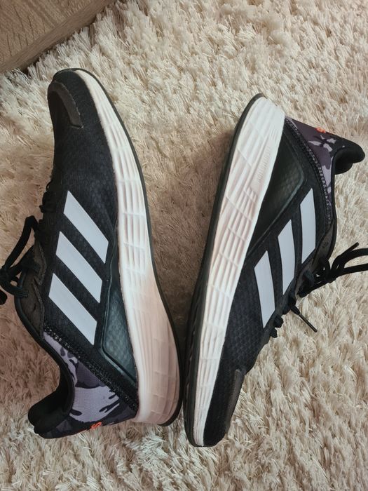 Маратонки оригинални 39 1/3