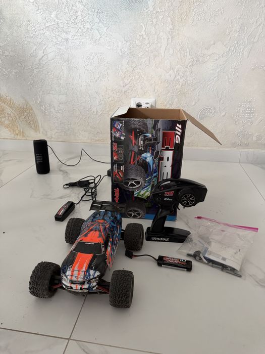 e revo 1/16 traxxas
