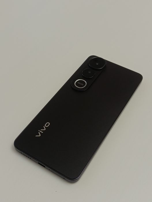 Продам vivo V50 lite 256G