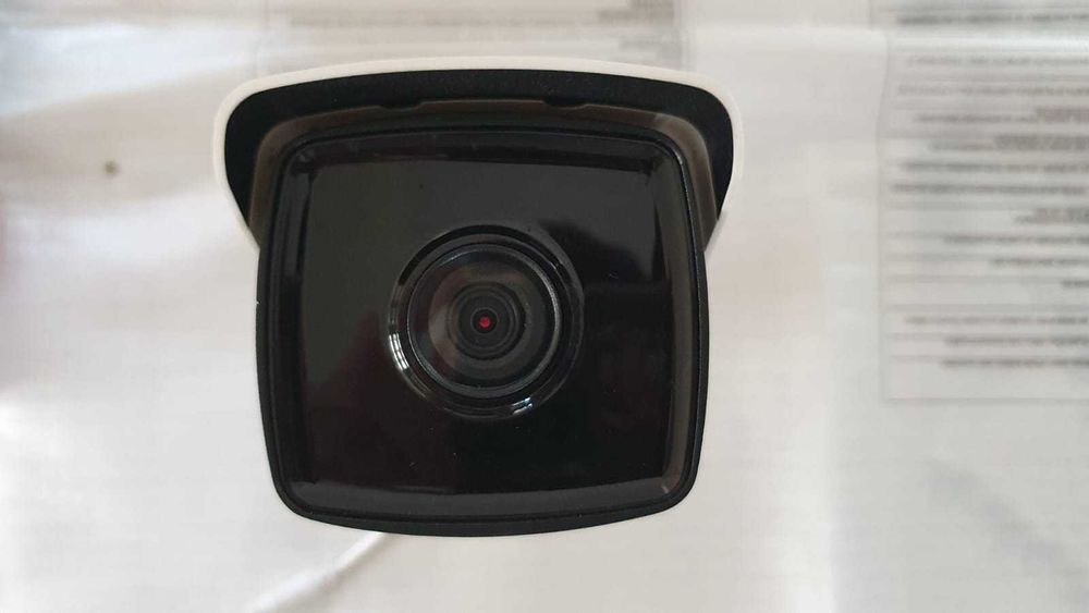 Kit supraveghere video DVR HDD 1TB+ 4 camere IP POE + Switch POE 4 por