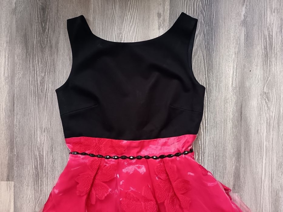 Jake's Красива рокля