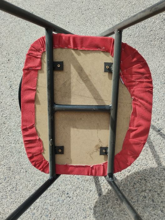 Стулья 47 штук металл 2мм