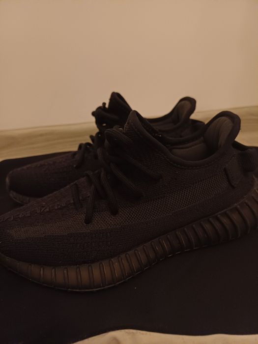 Adidasi yeezy Boost 350 V2
