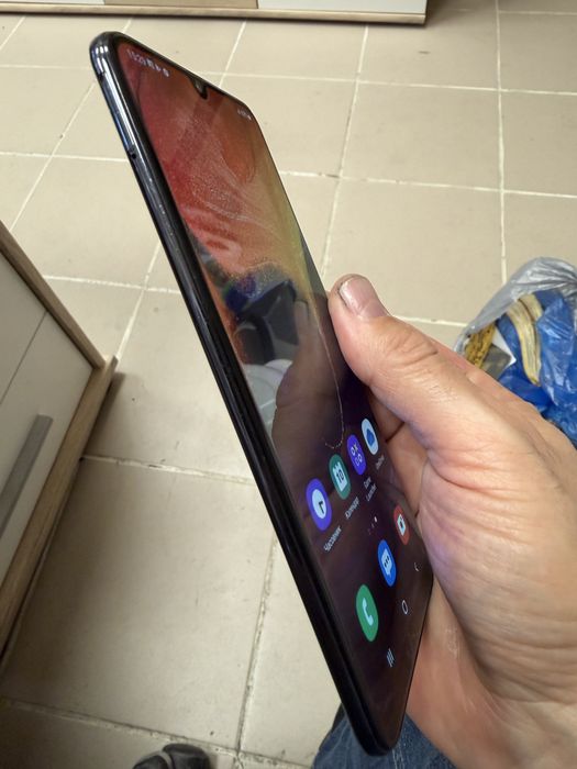 Samsung Galaxy A50 4/128gb отличен