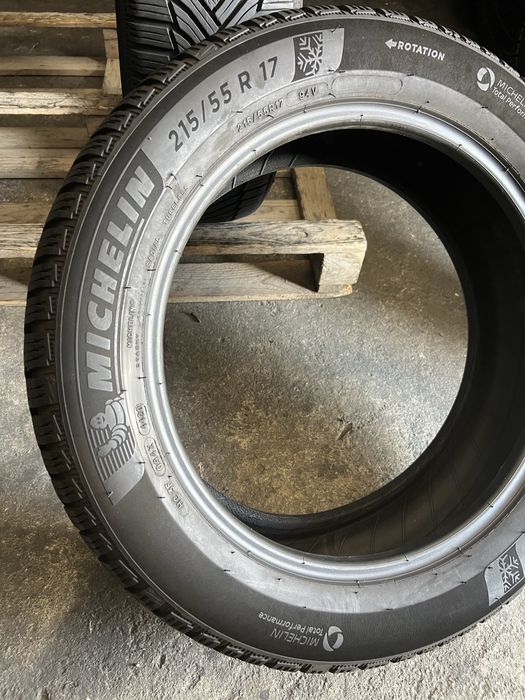 2 anvelope de iarna 215/55/17 Michelin!