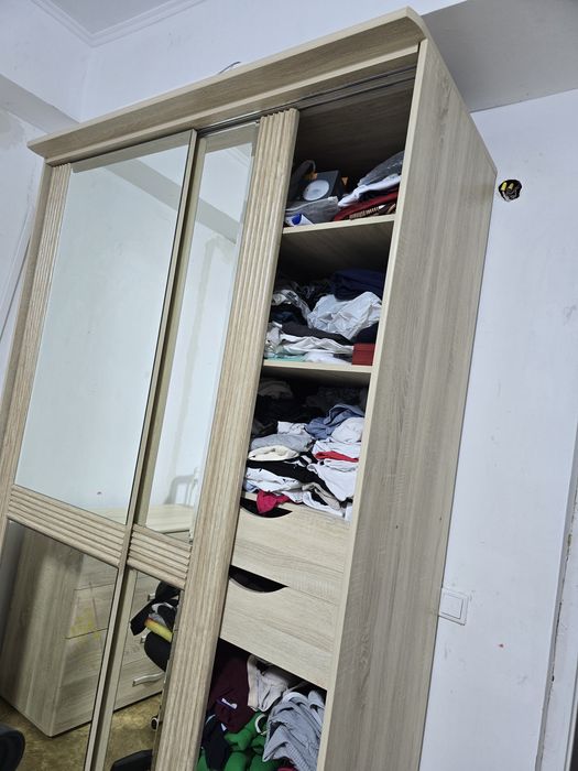 Продам шкаф, комод, тумбы