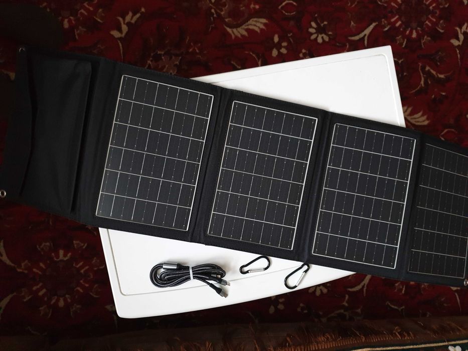 Солнечная панель,встроеный повербанк