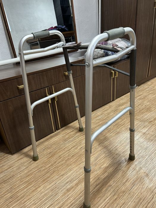 Продам ходунки для взрослых