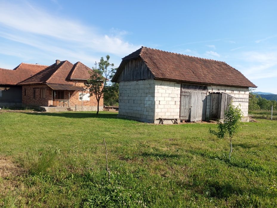 Vând casă de vacanță în loc Hălmăgel