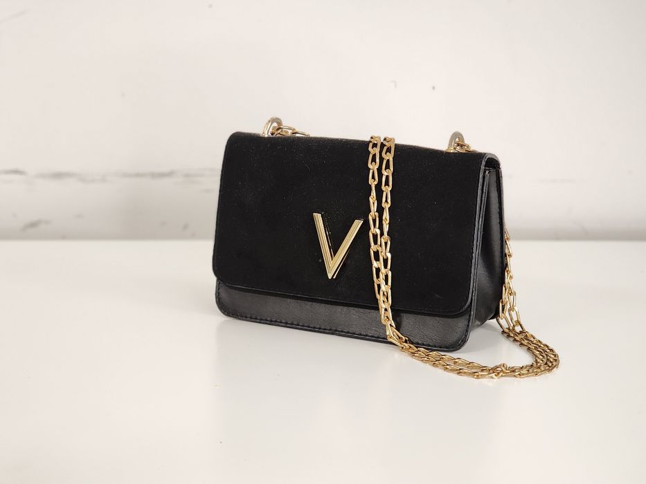 Черна дамска чантичка