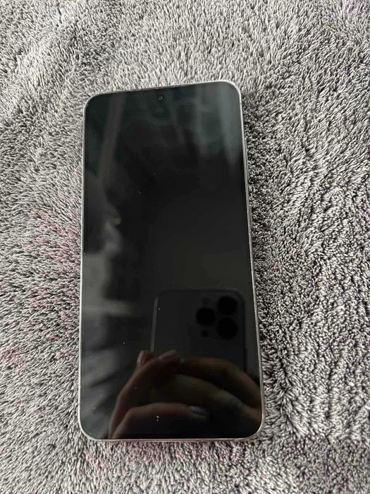 Samsung S23 128GB/8GB RAM, неразличим от нов!