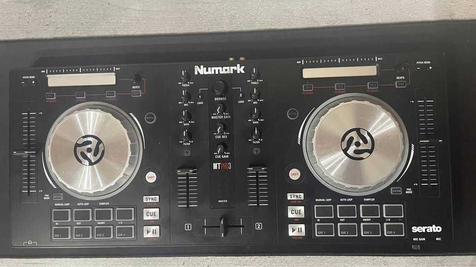 Numark Mixtrack Pro 3