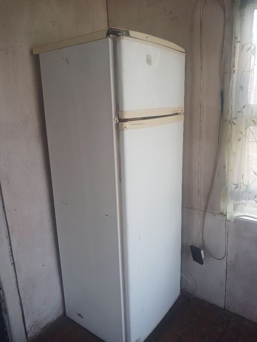 Продам холодильник