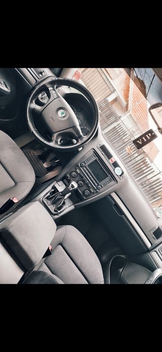 Vând Skoda Octavia .