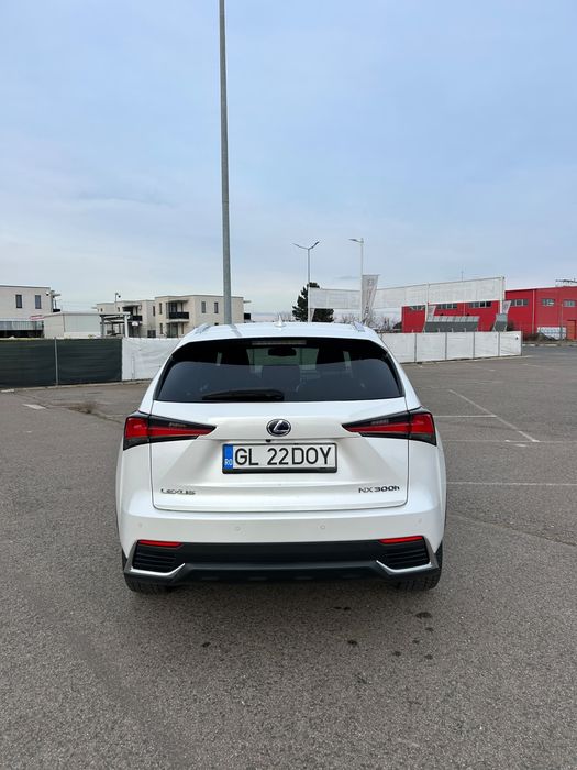 Lexus NX 300H   71.300 km