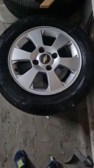 Диска 2 штук шина от гентра gentra 195 R15 65