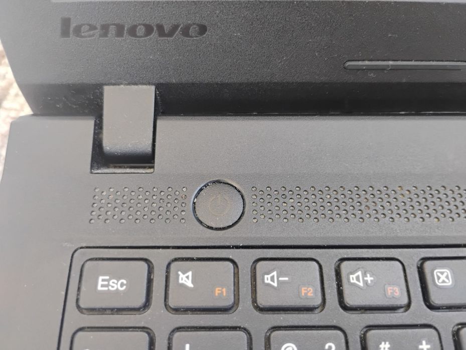 Лаптоп Lenovo ideapad 100-14IBY