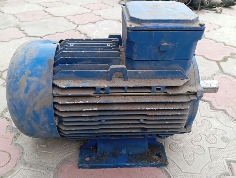 Продам электродвигатель