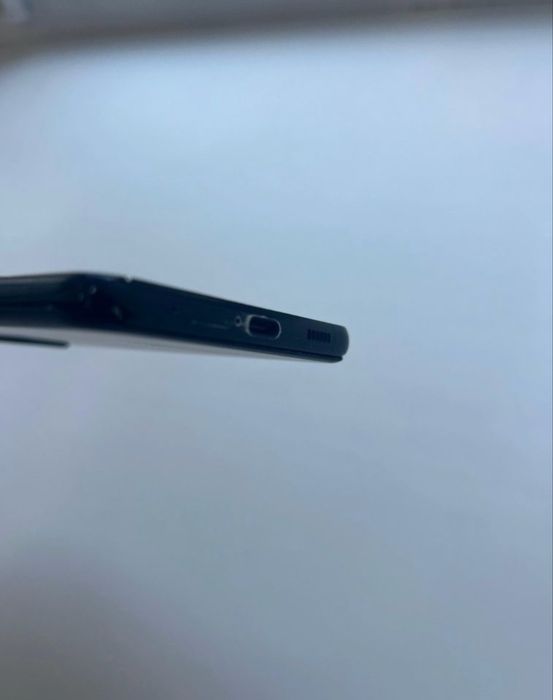 срочно продаю Samsung S21 plus 5G