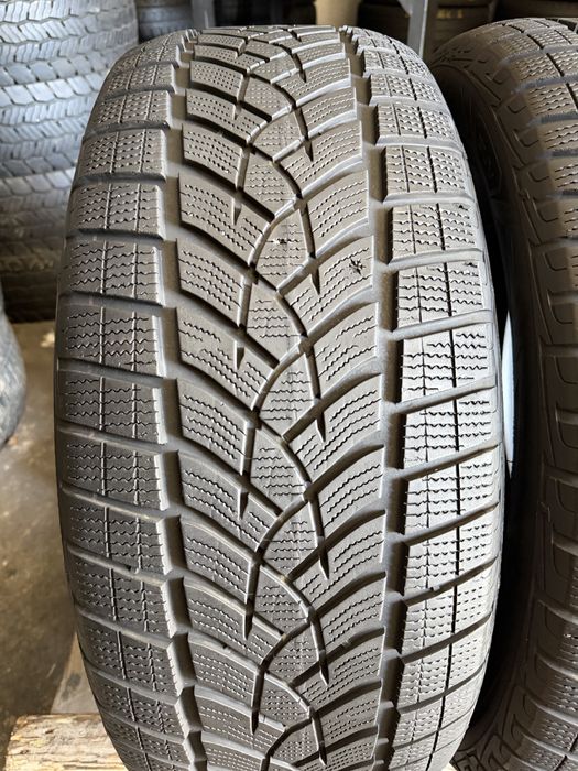 2 anvelope iarna 255/50/20 , GoodYear , 5.8 mm
