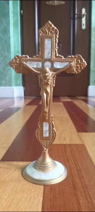 Crucifix, Bronz și Sidef