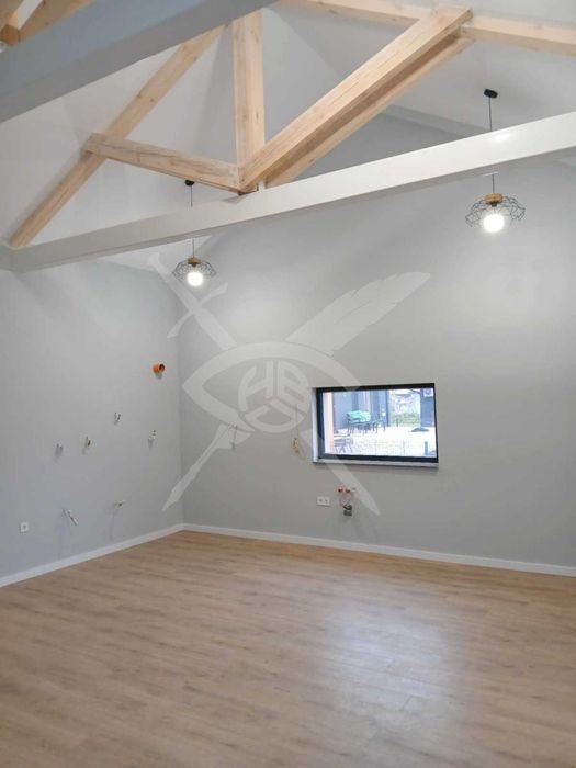 Къща, готова до ключ с 700кв.м. двор